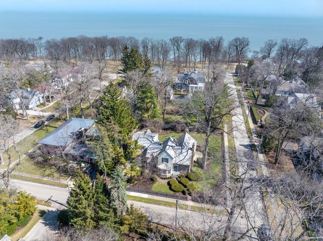 333 Simpson Street, Lake Bluff, IL 60044