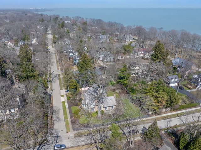 333 Simpson Street, Lake Bluff, IL 60044