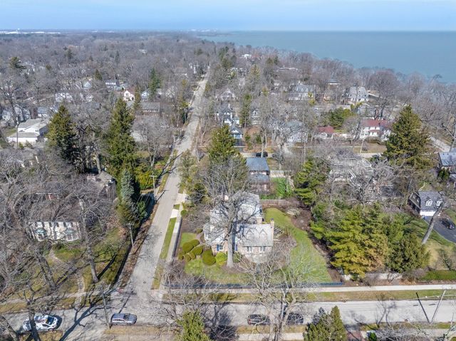 333 Simpson Street, Lake Bluff, IL 60044