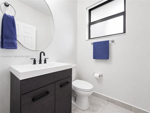 10604 W 33rd Ln, Hialeah, FL 33018