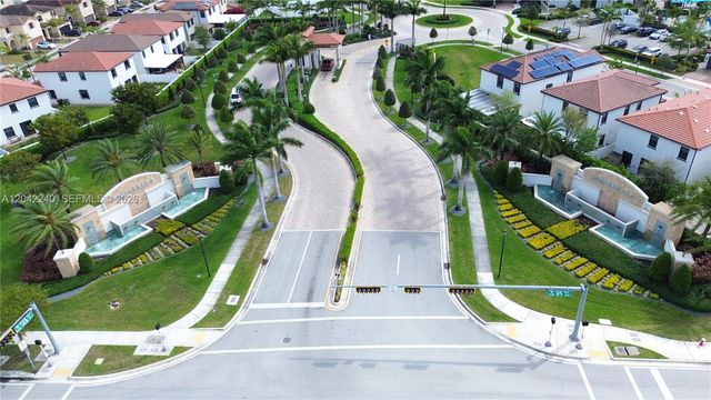 10604 W 33rd Ln, Hialeah, FL 33018