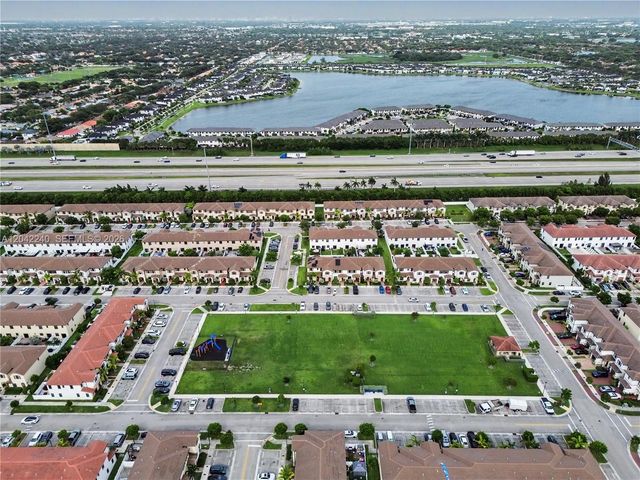 10604 W 33rd Ln, Hialeah, FL 33018
