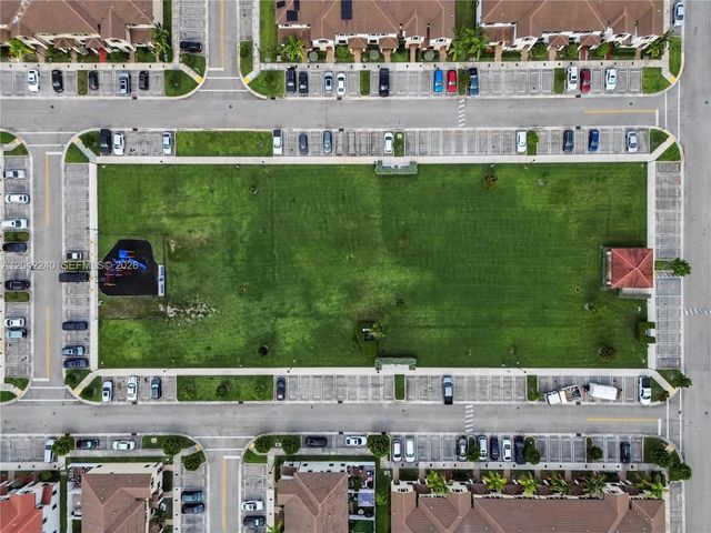 10604 W 33rd Ln, Hialeah, FL 33018