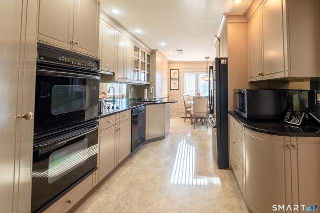 3200 Park Avenue 5F1, Bridgeport, CT 06604