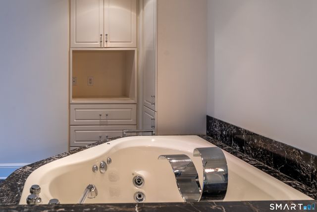 3200 Park Avenue 5F1, Bridgeport, CT 06604