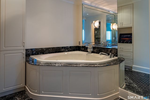 3200 Park Avenue 5F1, Bridgeport, CT 06604