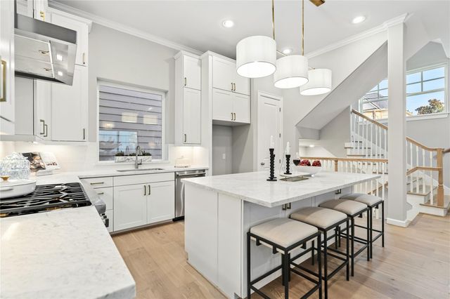 4022 Blossom Street, Houston, TX 77007