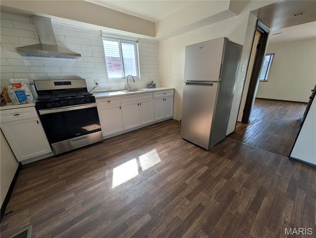 2239 University Street, St Louis, MO 63107