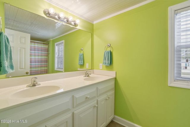 201 Snow Goose Lane, Newport, NC 28570