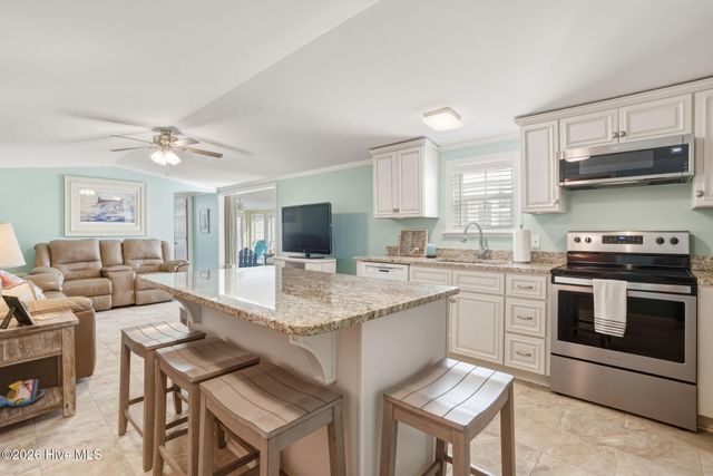 201 Snow Goose Lane, Newport, NC 28570