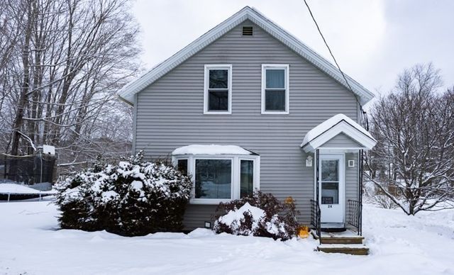 24 Railroad Ave, Dudley, MA 01507