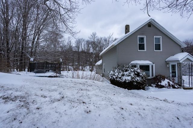 24 Railroad Ave, Dudley, MA 01507