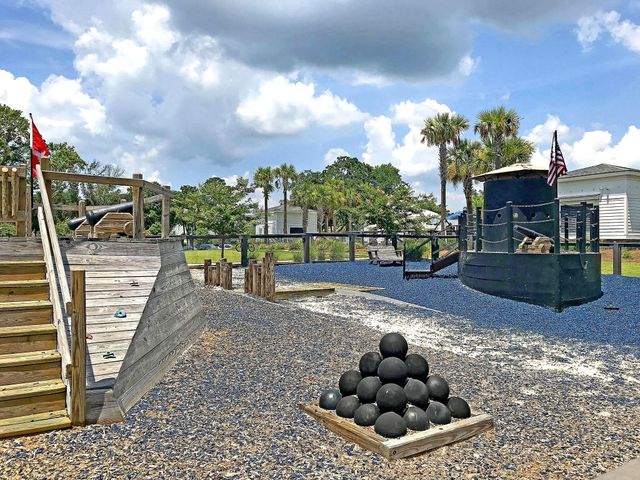 1618 Fort Palmetto Circle, Mount Pleasant, SC 29466