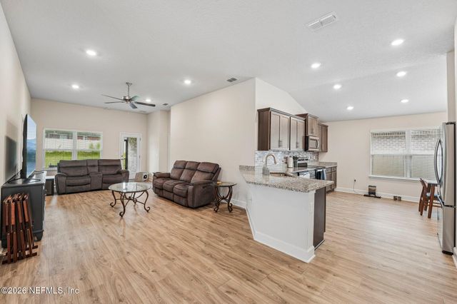 3089 LAUREL SPRINGS Drive, Green Cove Springs, FL 32043