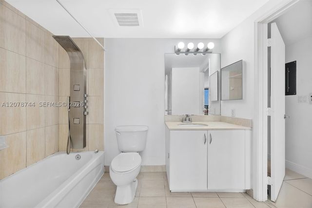 1750 N Bayshore Dr 4011, Miami, FL 33132