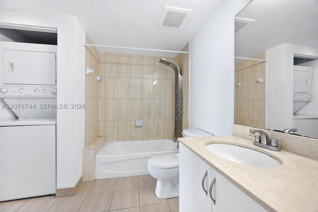 1750 N Bayshore Dr 4011, Miami, FL 33132