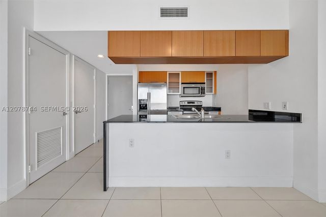1750 N Bayshore Dr 4011, Miami, FL 33132