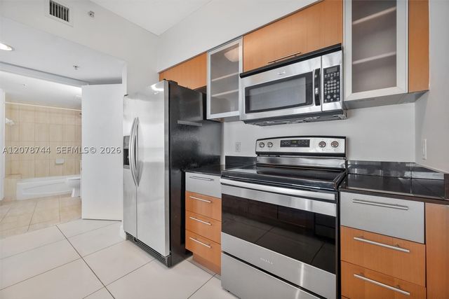 1750 N Bayshore Dr 4011, Miami, FL 33132