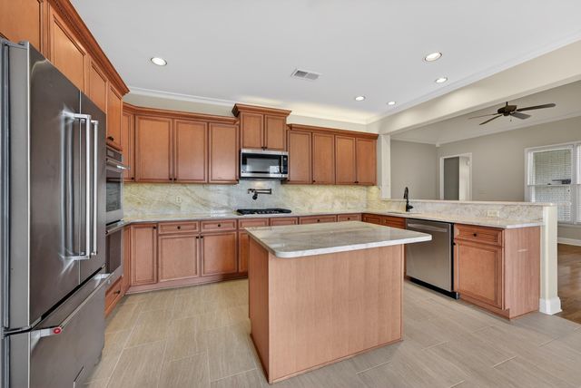 1944 LAUREL LN, Collierville, TN 38139