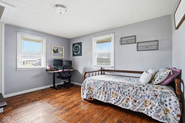 202 Cottonwood Drive, Anderson, IN 46012