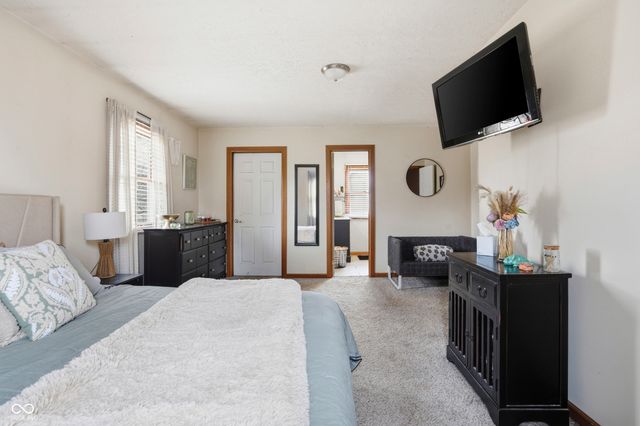 202 Cottonwood Drive, Anderson, IN 46012