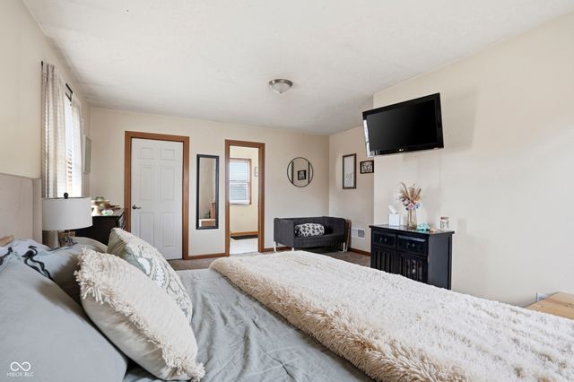 202 Cottonwood Drive, Anderson, IN 46012