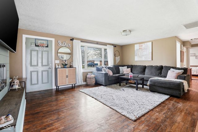 202 Cottonwood Drive, Anderson, IN 46012