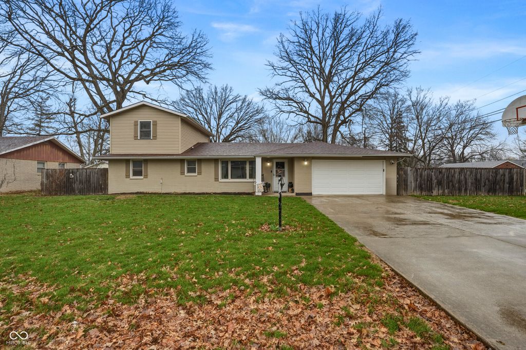 202 Cottonwood Drive, Anderson, IN 46012