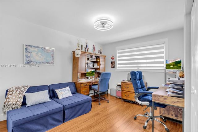 4737 NW 98th Pl, Doral, FL 33178