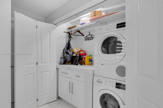 4737 NW 98th Pl, Doral, FL 33178