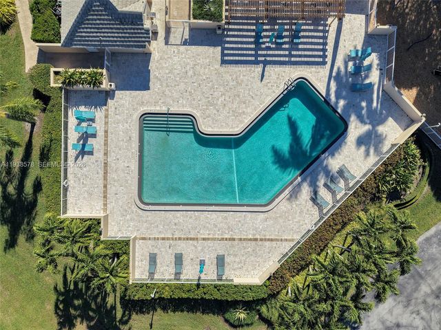 4737 NW 98th Pl, Doral, FL 33178