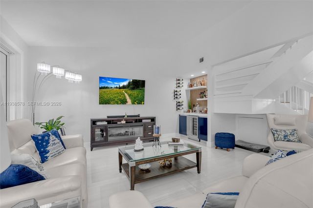 4737 NW 98th Pl, Doral, FL 33178