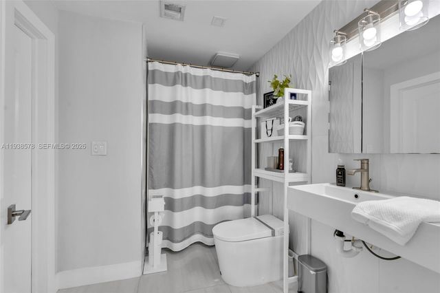 4737 NW 98th Pl, Doral, FL 33178