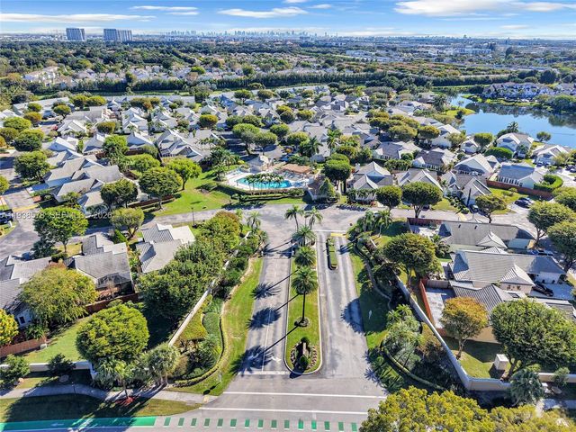 4737 NW 98th Pl, Doral, FL 33178