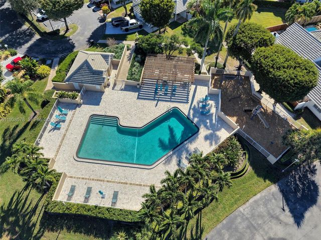 4737 NW 98th Pl, Doral, FL 33178