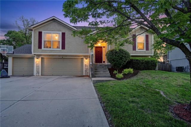 4523 Edgehill Street, Leavenworth, KS 66048