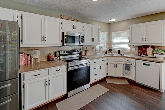 4523 Edgehill Street, Leavenworth, KS 66048