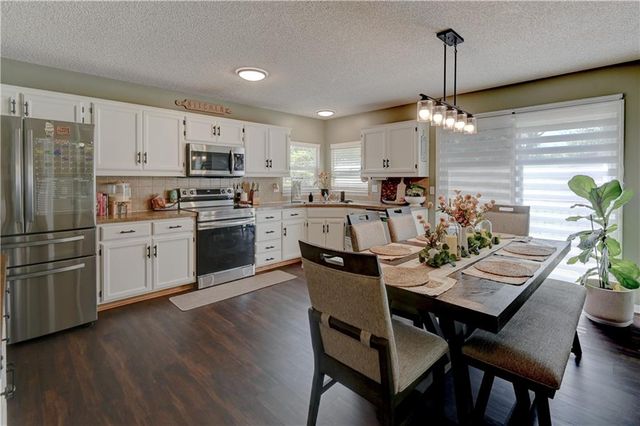 4523 Edgehill Street, Leavenworth, KS 66048