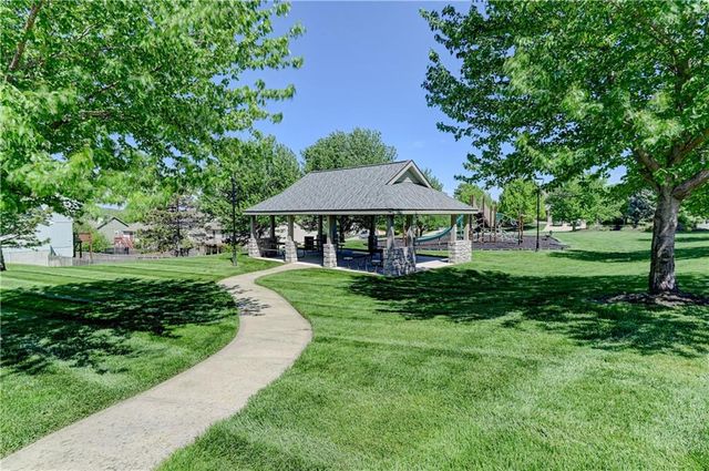 4523 Edgehill Street, Leavenworth, KS 66048