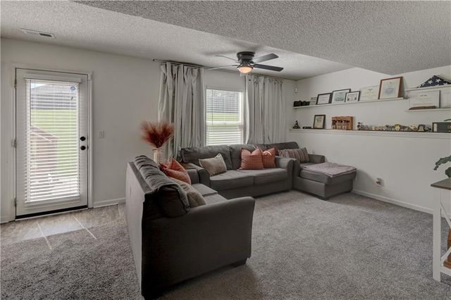 4523 Edgehill Street, Leavenworth, KS 66048