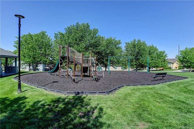 4523 Edgehill Street, Leavenworth, KS 66048