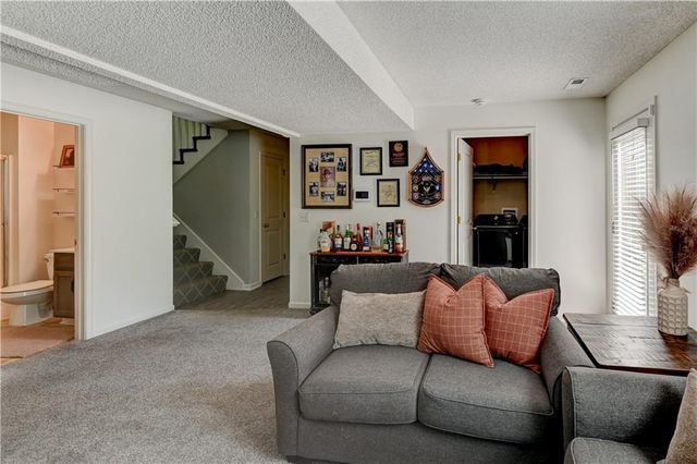 4523 Edgehill Street, Leavenworth, KS 66048