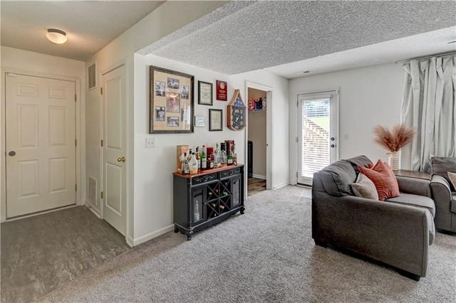 4523 Edgehill Street, Leavenworth, KS 66048