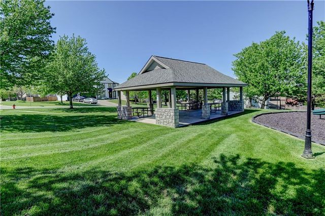 4523 Edgehill Street, Leavenworth, KS 66048