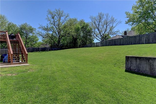4523 Edgehill Street, Leavenworth, KS 66048