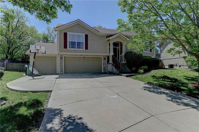 4523 Edgehill Street, Leavenworth, KS 66048