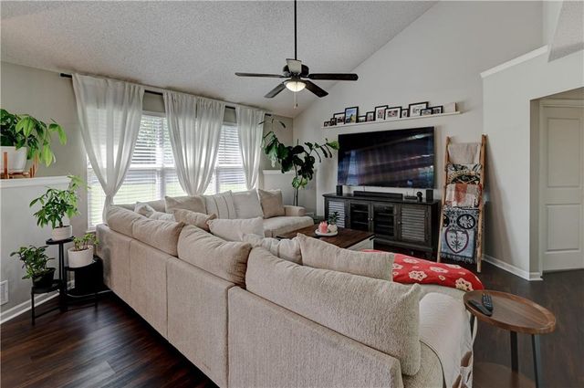 4523 Edgehill Street, Leavenworth, KS 66048