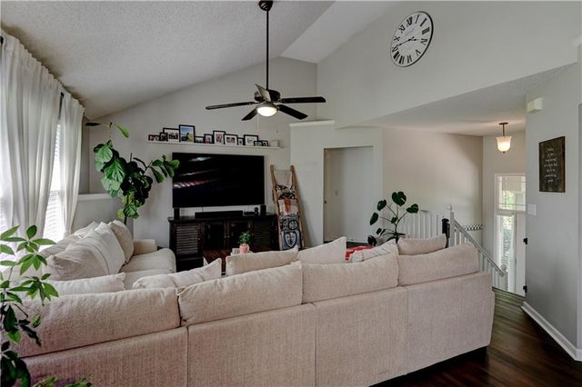 4523 Edgehill Street, Leavenworth, KS 66048