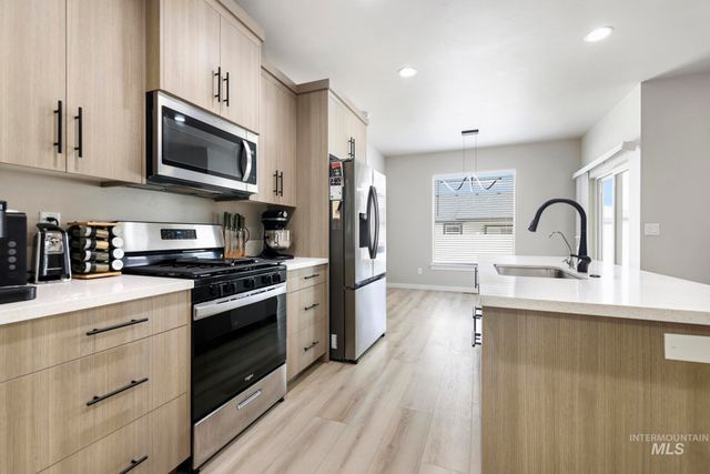 727 Satia Ln, Kimberly, ID 83341