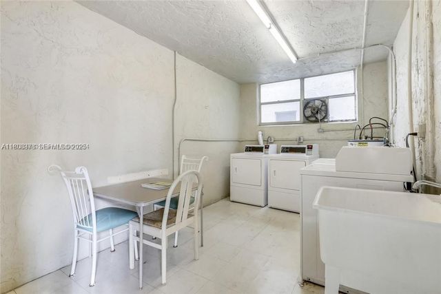 1800 SW 81st Avenue 1105, North Lauderdale, FL 33068